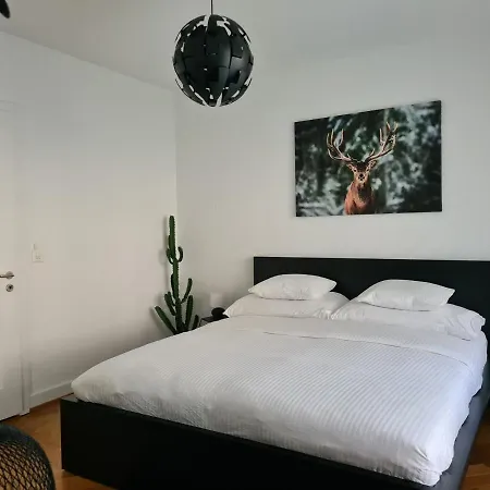 2 Bedroom - Kingsize Bett - Garten - Parken - Kueche * Zurique