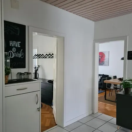 Apartment 2 Bedroom - Kingsize Bett - Garten - Parken - Kueche *