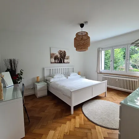 2 Bedroom - Kingsize Bett - Garten - Parken - Kueche *