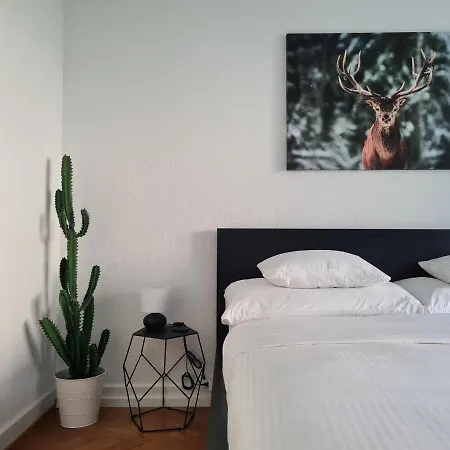 2 Bedroom - Kingsize Bett - Garten - Parken - Kueche *
