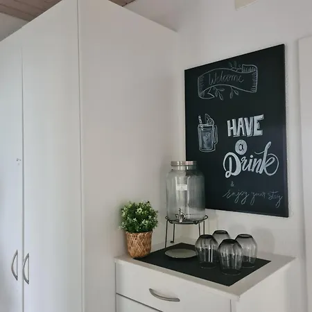 2 Bedroom - Kingsize Bett - Garten - Parken - Kueche Apartamento *