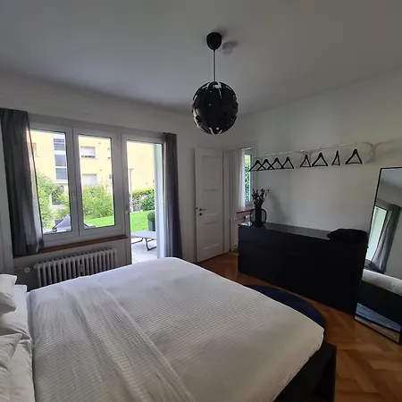 2 Bedroom - Kingsize Bett - Garten - Parken - Kueche 公寓